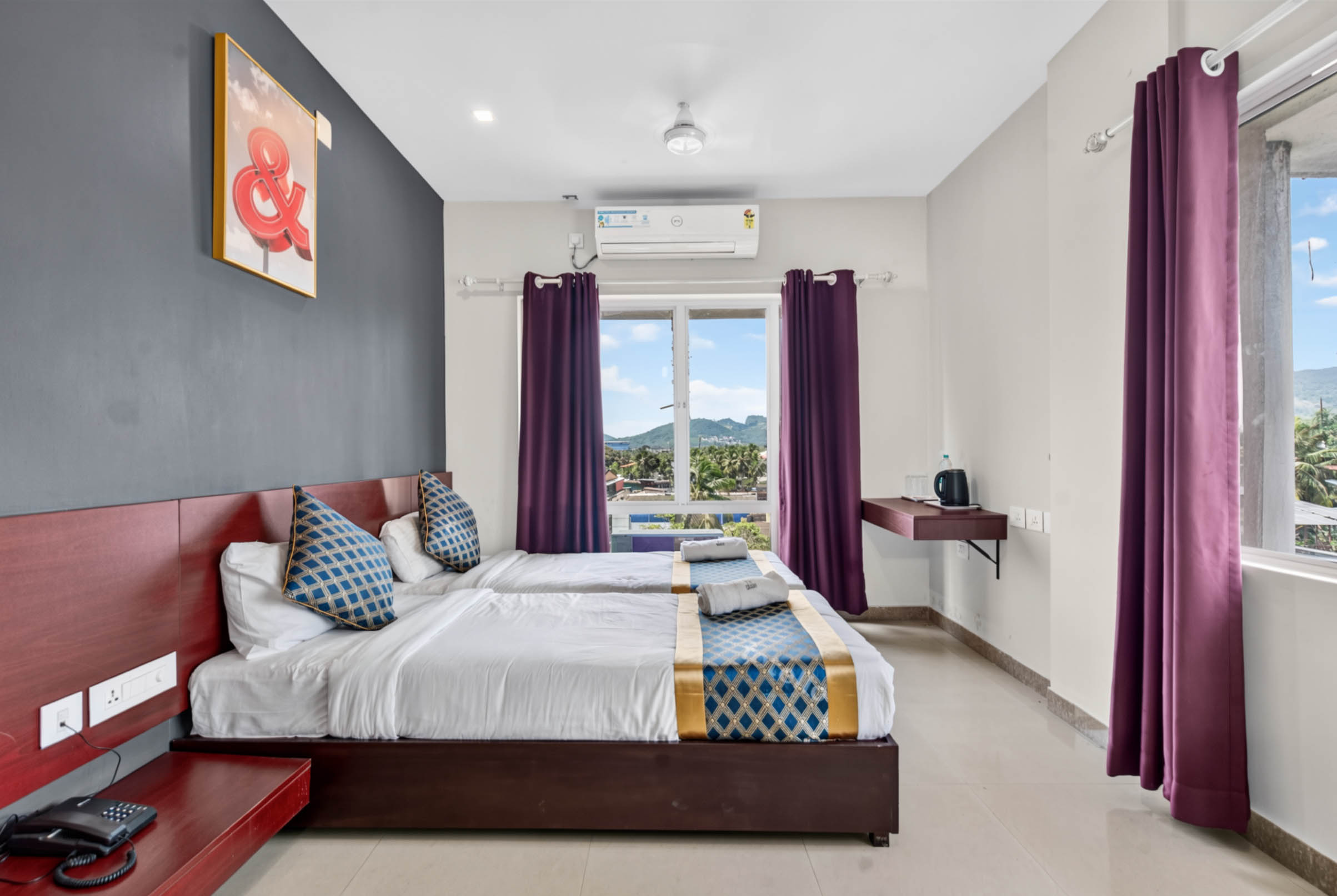 Standard Room – Twin Single Beds