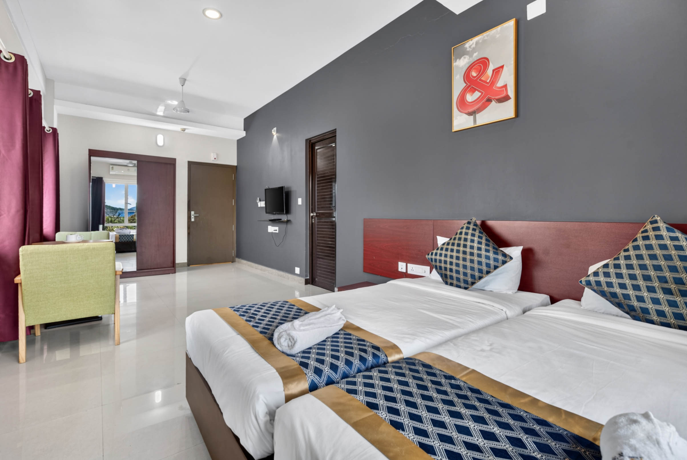 Standard Room – Twin Single Beds