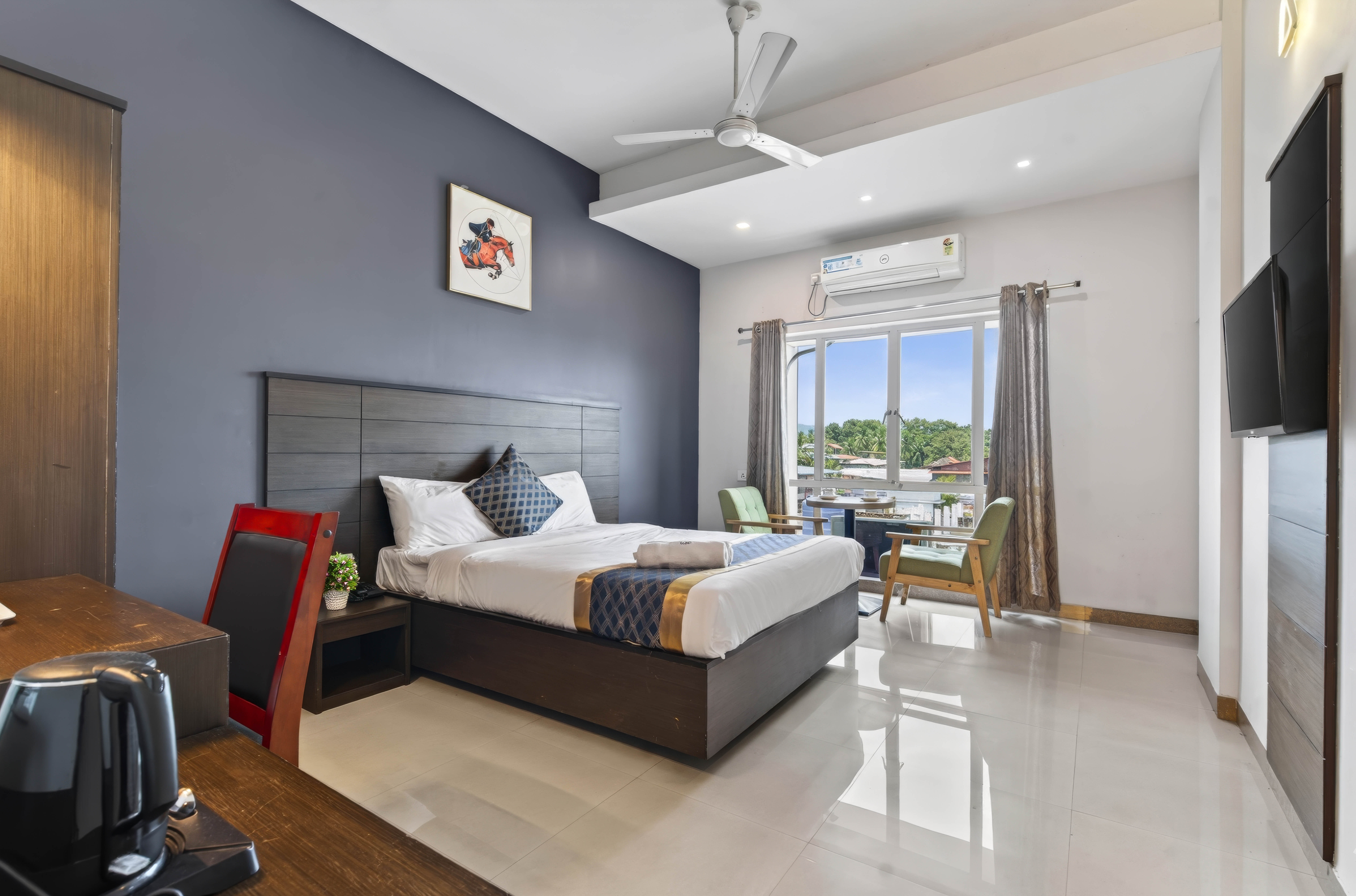 Standard Room – King Size Bed