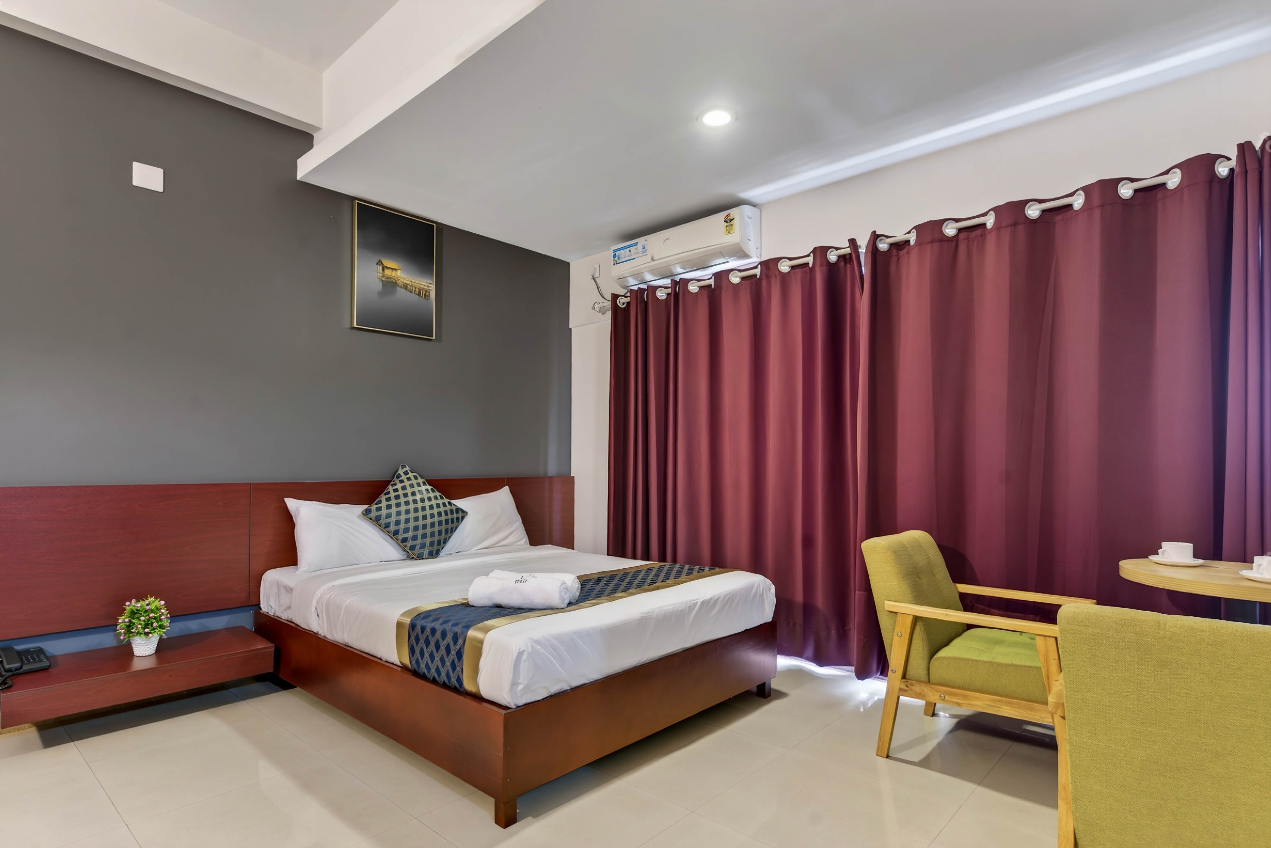 Deluxe Room – King Size Bed