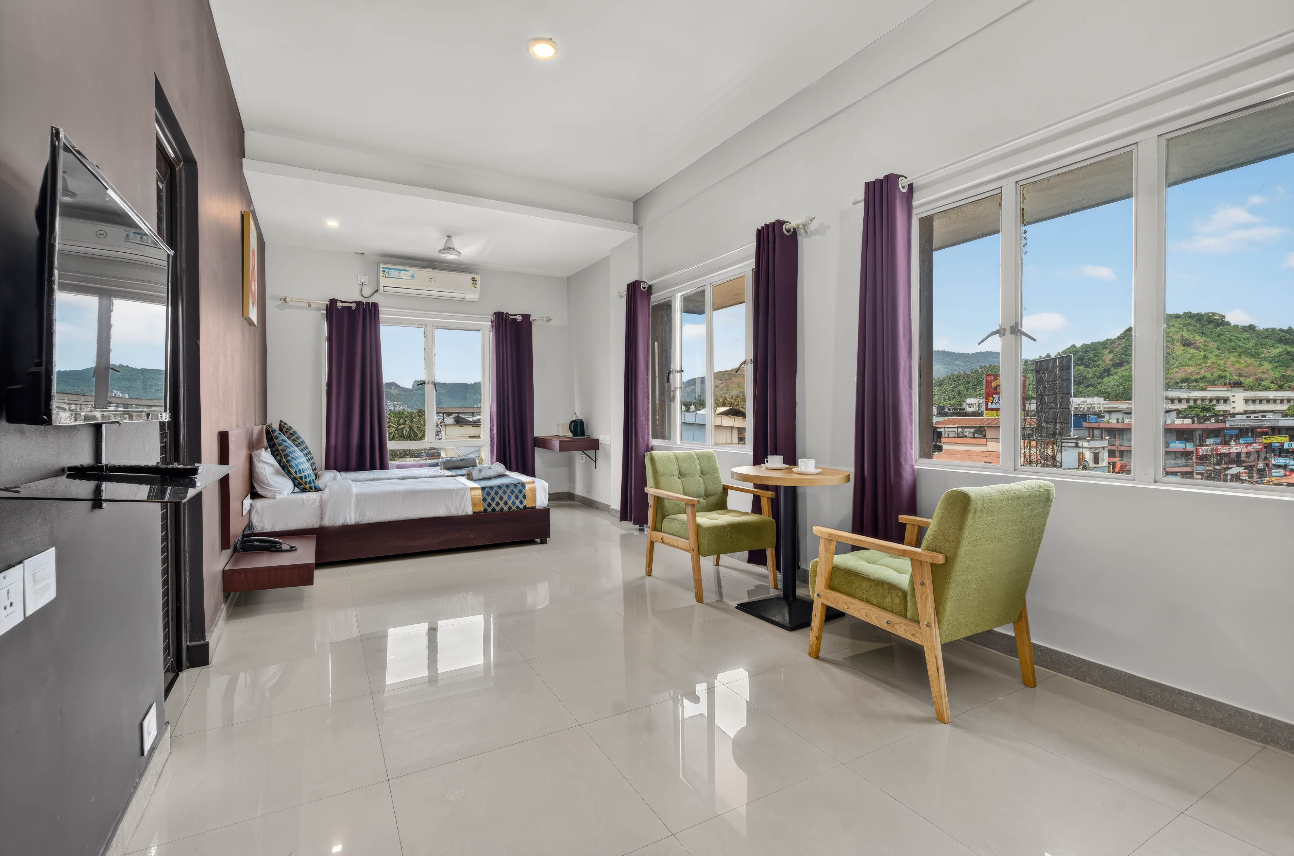 Standard Room – Twin Single Beds