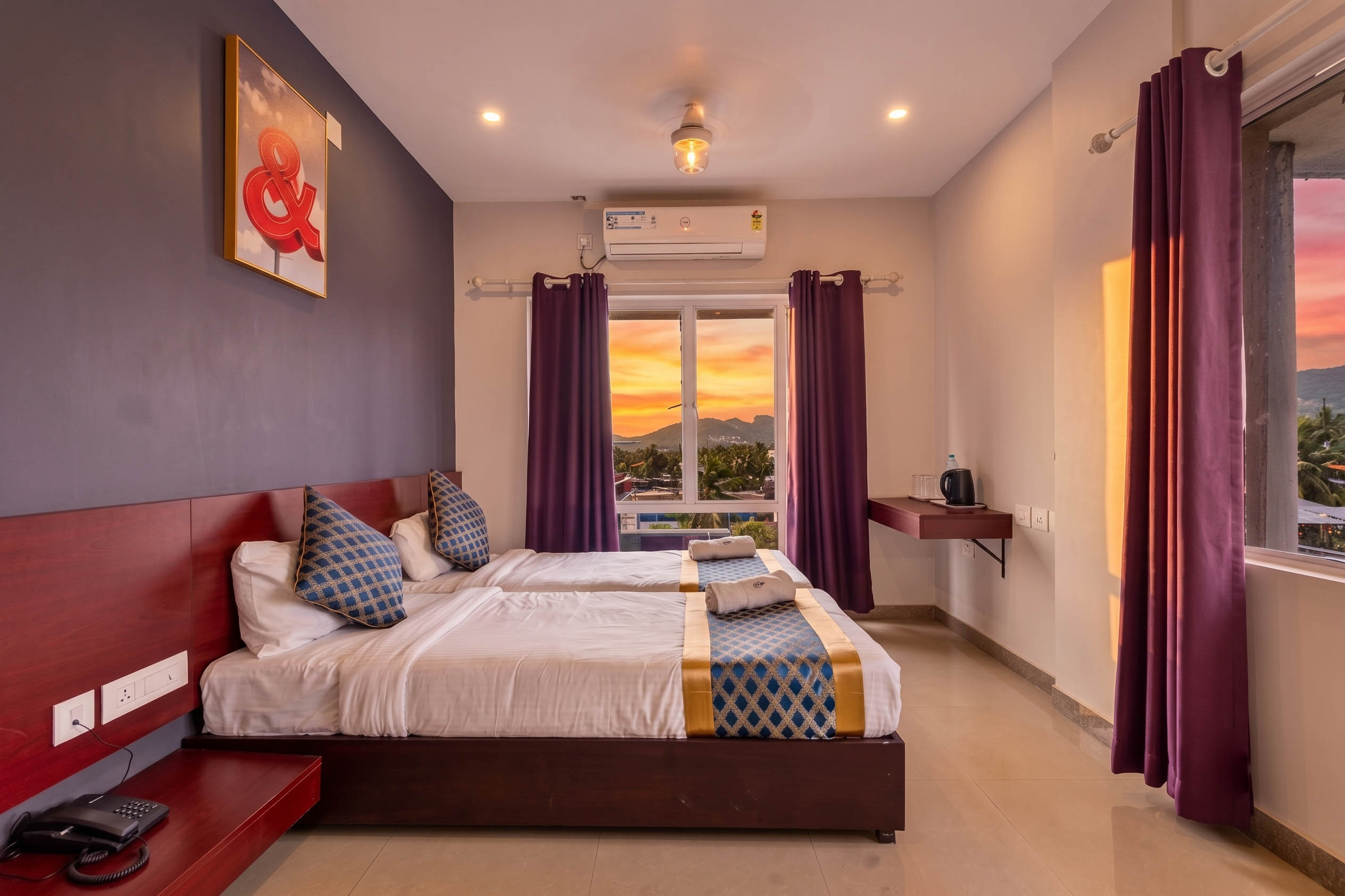 Standard Room – Twin Single Beds