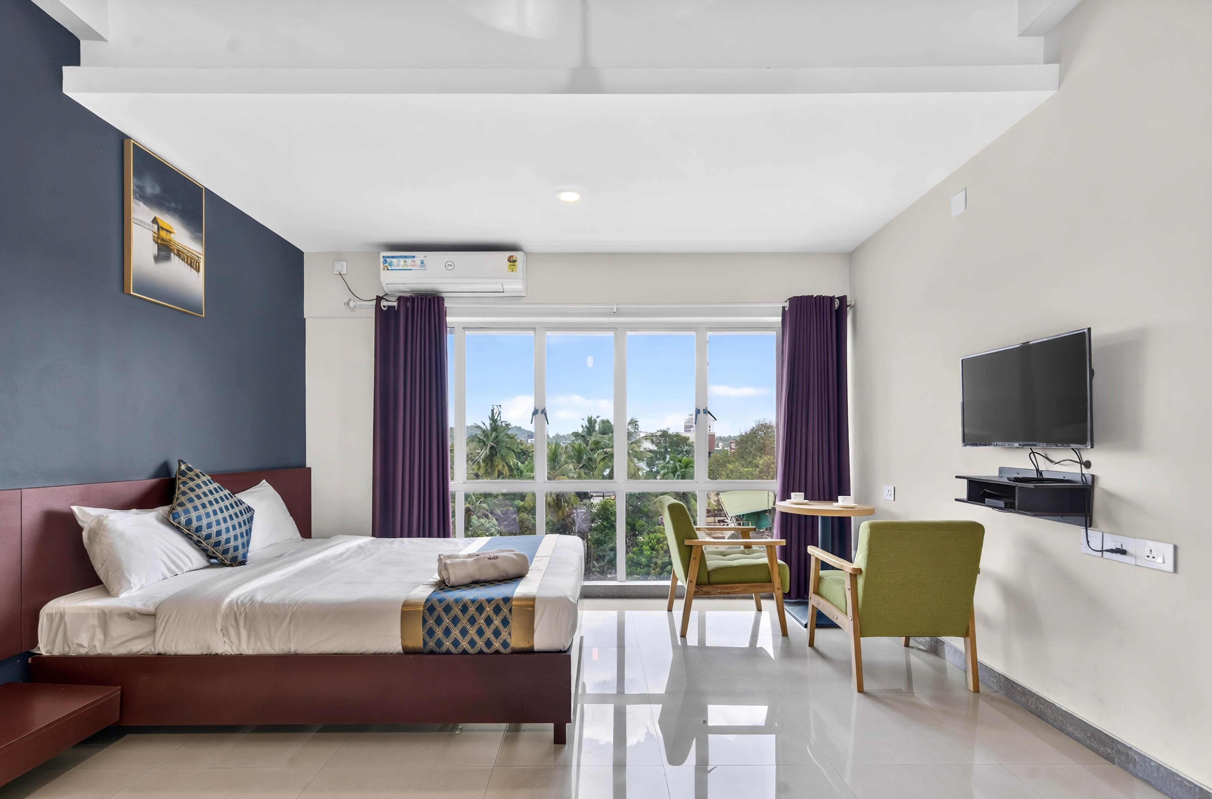 Deluxe Room – King Size Bed