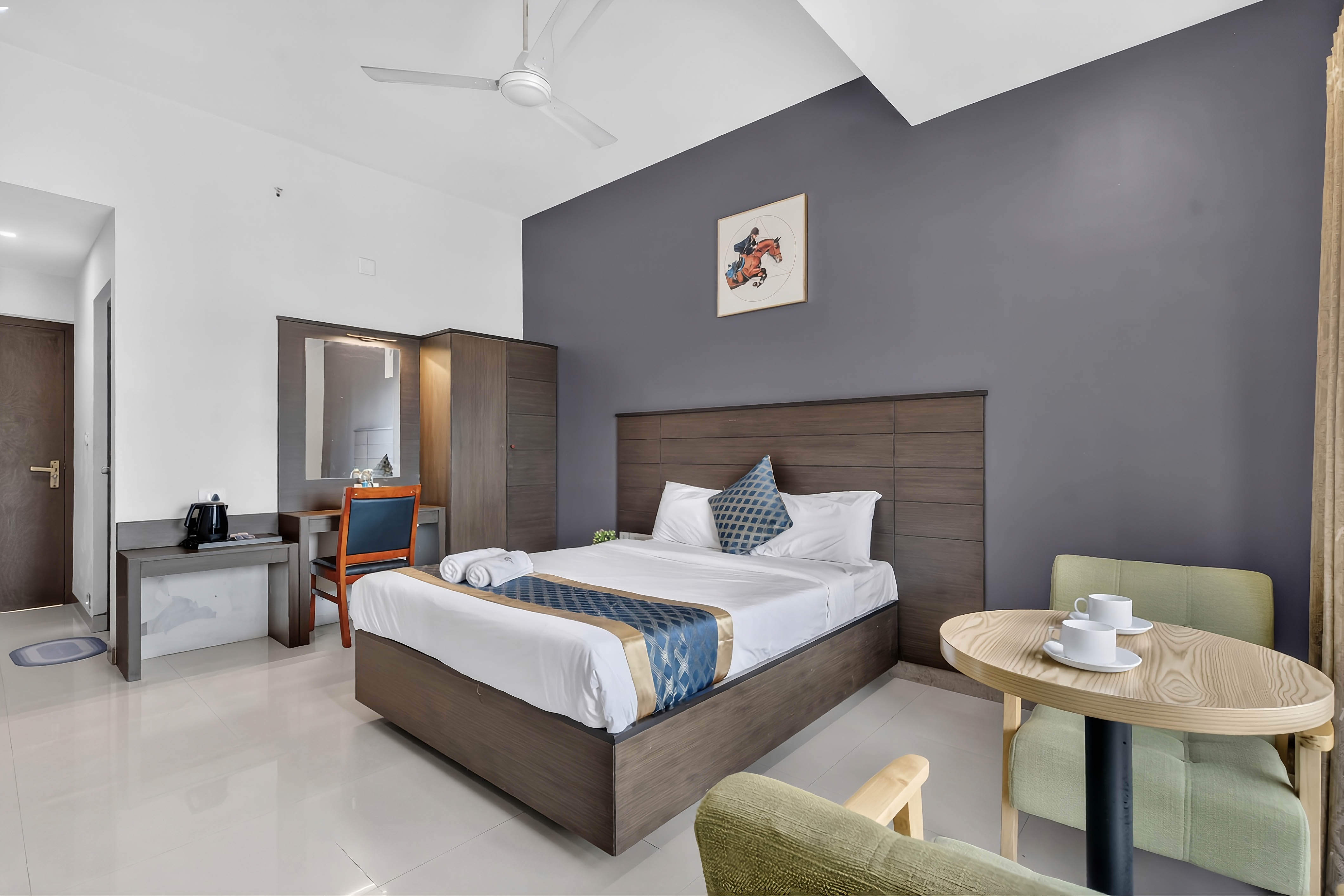 Standard Room – King Size Bed