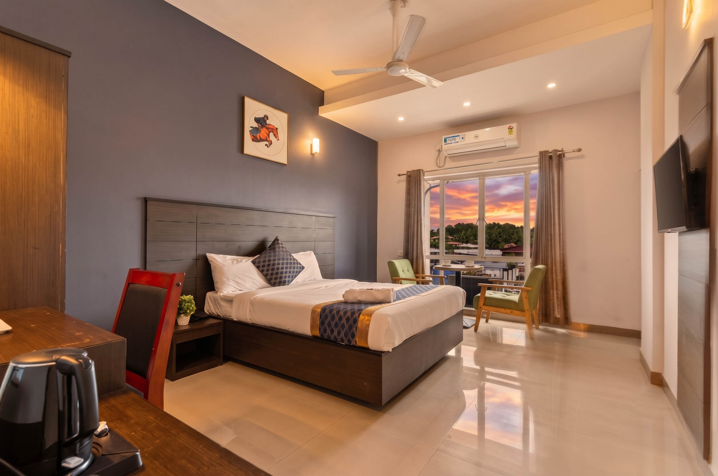 Standard Room – King Size Bed
