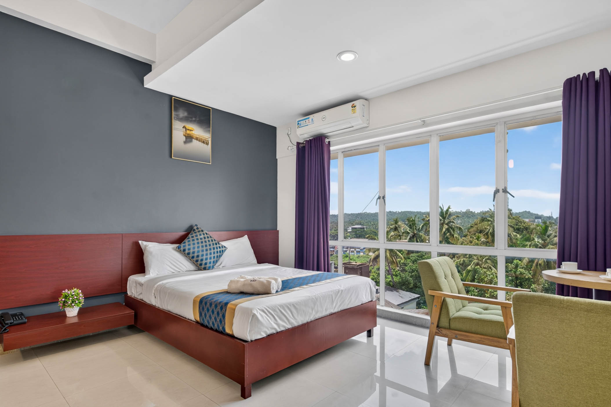 Deluxe Room – King Size Bed